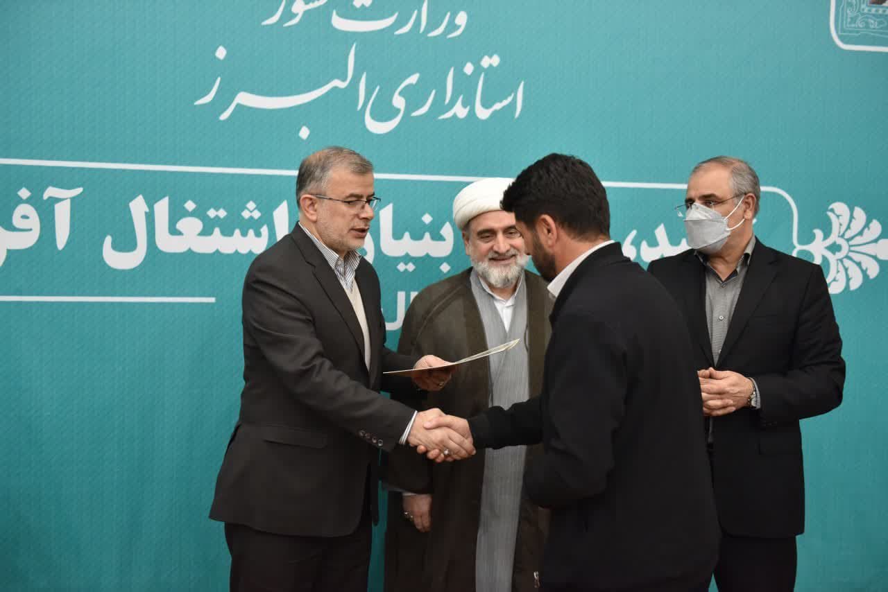 فرزندان شهدا و ایثارگران باید الگوی خدمتگزاری به مردم در نظام مقدس جمهوری اسلامی باشند