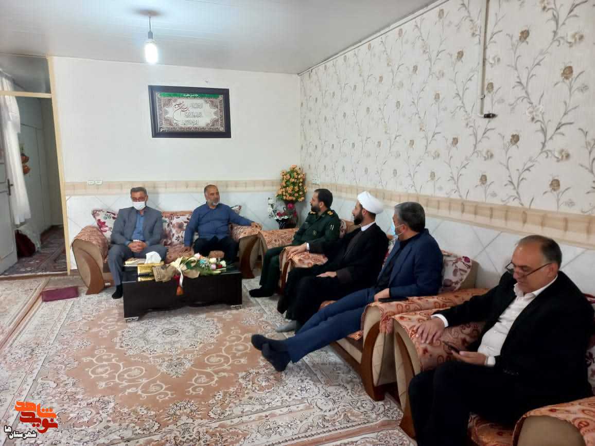 دیدار مسئولان شهرستان ملارد با خانواده معظم شهداء و جانبازان