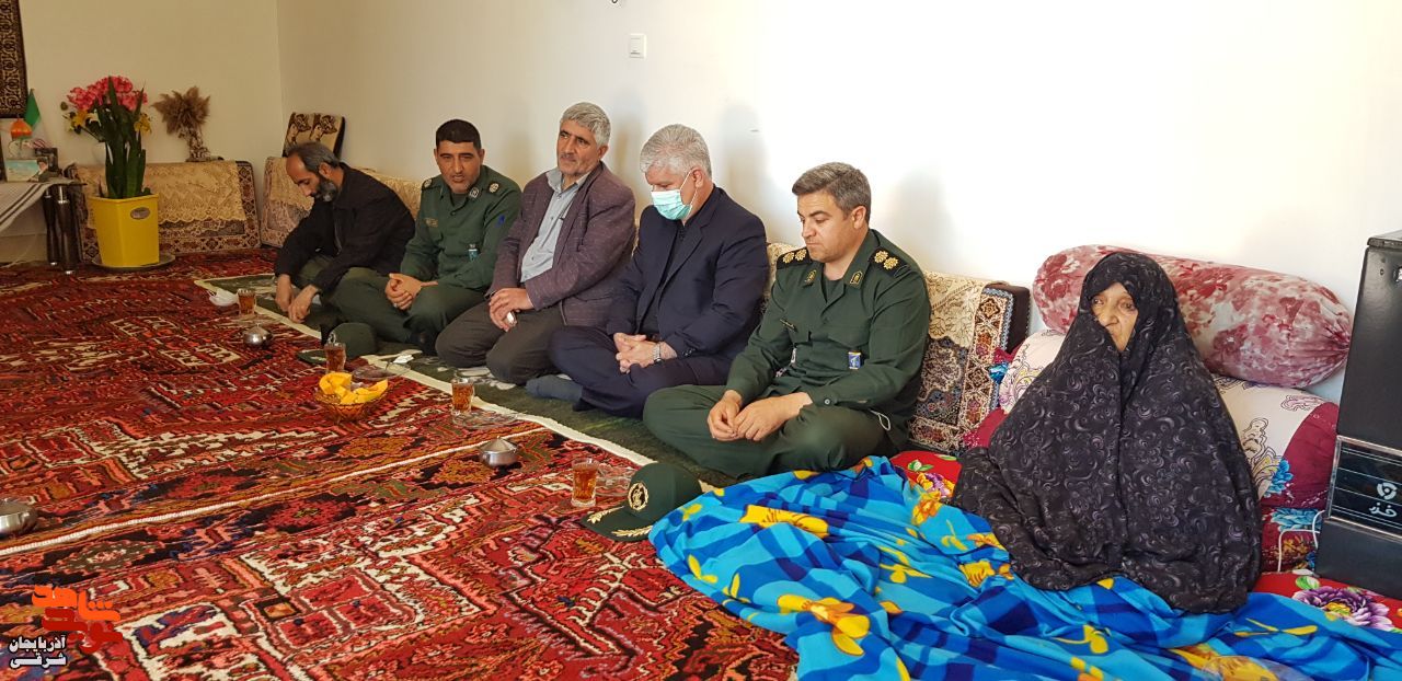 عیادت از مادر شهید محمودی در شهرستان ورزقان