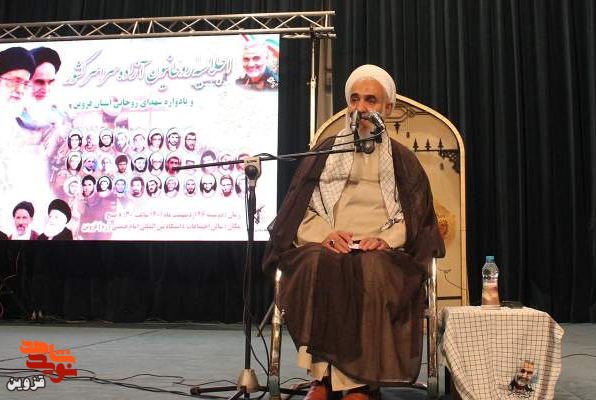 روحانیون در عرصه جهاد پیشتاز هستند روحانیون در عرصه جهاد پیشتاز هستند