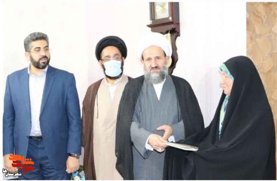 گفتگو با خانواده شهید سفیدیان در شبکه افق