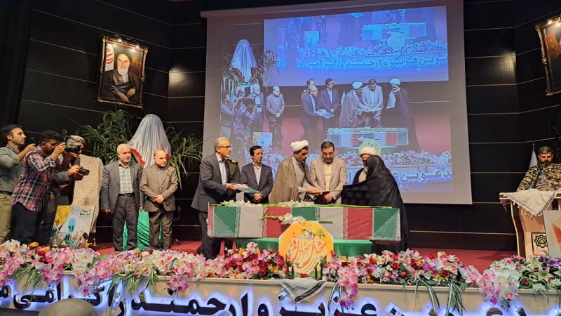 سومین یادواره شهدا و تکریم 792 عضو خانواده ایثارگر شهرداری قم برگزار شد