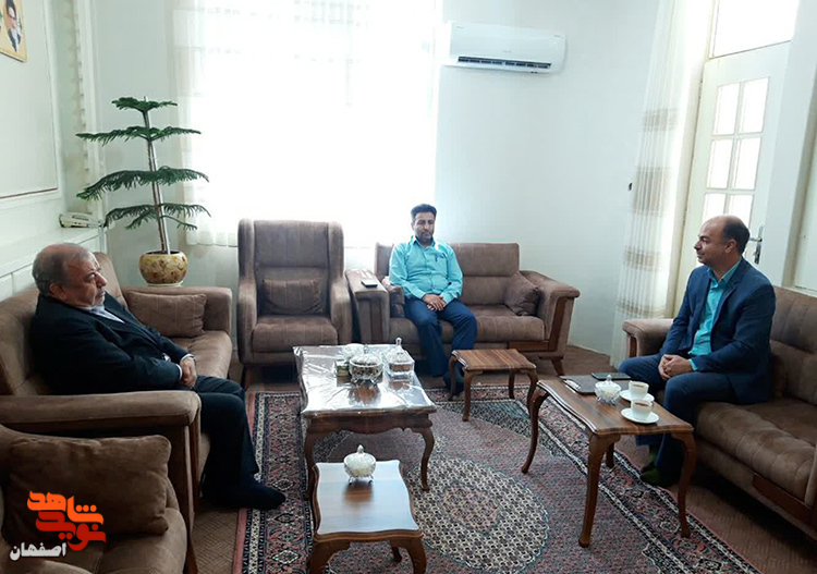 رو پاسداشت مجاهدت خانواده شهدا یک ضرورت است رو پاسداشت مجاهدت خانواده شهدا یک ضرورت است