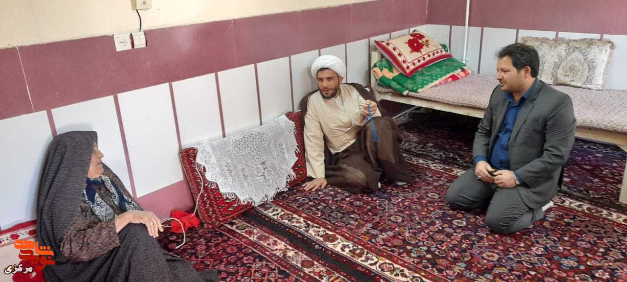 خانواده شهدا برکت نظام مقدس جمهوری اسلامی ایران هستند