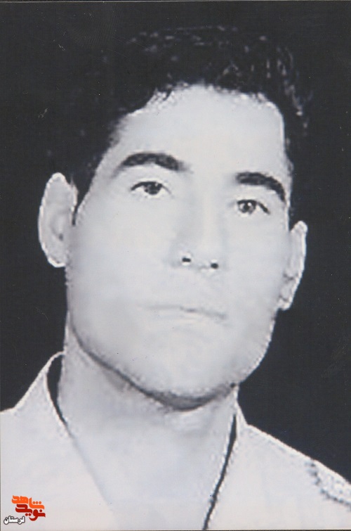 شهید «عبدالرضا احمدی پور» در قاب تصویر شهید «عبدالرضا احمدی پور» در قاب تصویر