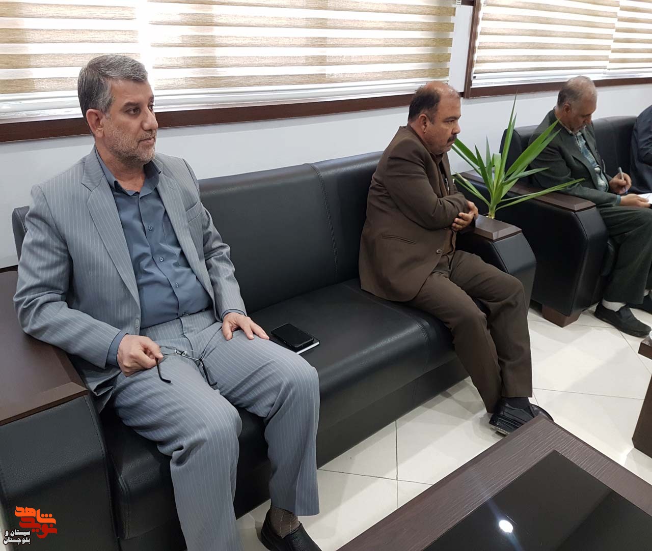 برگزاری جلسه هم اندیشی راه های ترویج فرهنگ ایثار و شهادت در شهرستان زاهدان