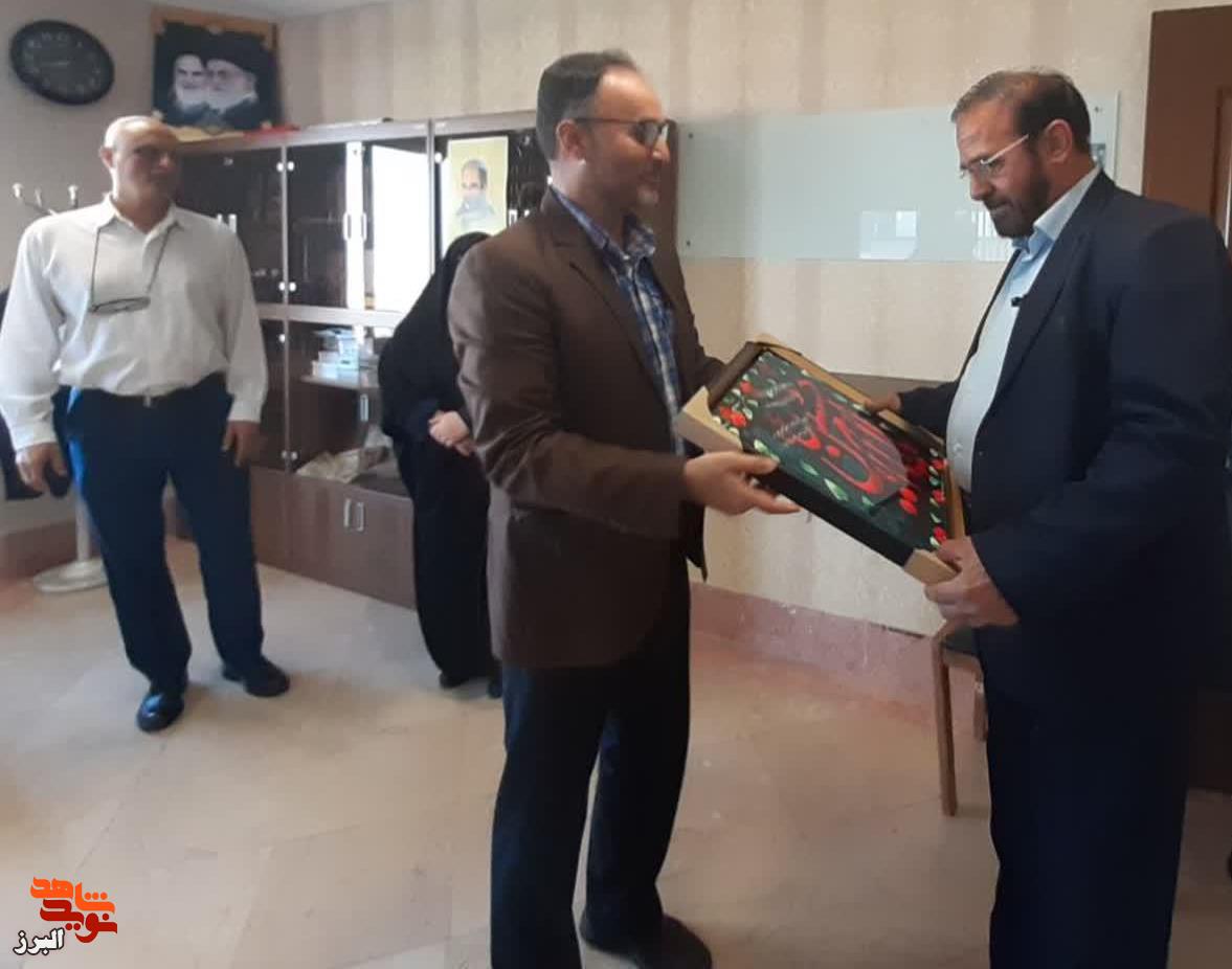 معاونت فرهنگی و آموزشی بنیاد شهید و امور ایثارگران از جانباز فعال فرهنگی تقدیرکرد
