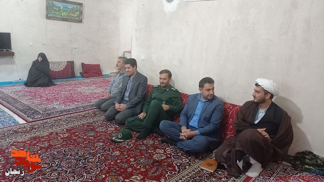 گزارش تصویری/ دیدار با خانواده شهدا و ایثارگران در هفته دفاع مقدس