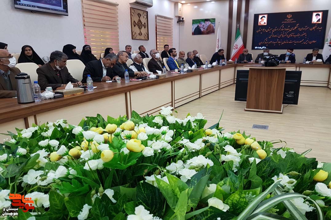 نشست قاضی‌زاده هاشمی با نخبگان شاهد و ایثارگر سیستان و بلوچستان/ جامعه ایثارگری مانند گذشته می‌تواند کارگشایی کرده و شرایط را متحول کند/ مشکل اشتغال ایثارگران با توانمندسازی و سرمایه‌گذاری در حوزه‌های دانش‌بنیان کاهش می‌یابد