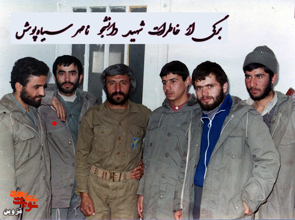 خجالت نمیکشی هنوز سر سفره شاه نشستی! خجالت نمیکشی هنوز سر سفره شاه نشستی!