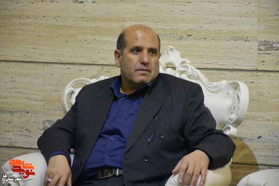 هنرمندان بدون توجه به قضاوت‌ها به ترویج فرهنگ ایثار و شهادت بپردازند