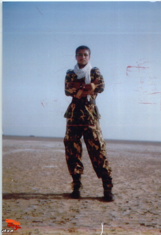 هر چه داریم از تربت پاک شهید است هر چه داریم از تربت پاک شهید است