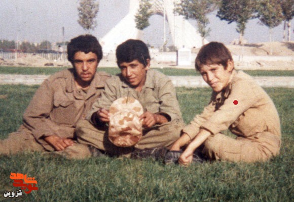 90 تصویر ماندگار از شهید «سیدعلی حسینی» 90 تصویر ماندگار از شهید «سیدعلی حسینی»