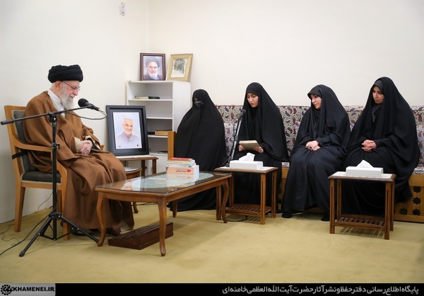 نقش شهید سلیمانی در احیای جبههی مقاومت در منطقه است. نقش شهید سلیمانی در احیای جبههی مقاومت در منطقه است.