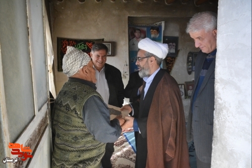 گزارش تصویری/دیدار مدیرکل بنیاد شهید لرستان با جمعی از خانواده شهدا و ایثارگران