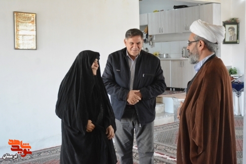 گزارش تصویری/دیدار مدیرکل بنیاد شهید لرستان با جمعی از خانواده شهدا و ایثارگران