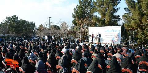 عطرافشانی گلزار شهدای بهشت زهرا (س) عطرافشانی گلزار شهدای بهشت زهرا (س)