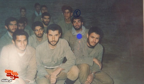 تصاویر شهید«سیروس قنبری» به همراه همرزمانش تصاویر شهید«سیروس قنبری» به همراه همرزمانش