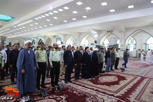 برگزاری مراسم سالگرد ارتحال امام خمینی (ره) در گلزار شهدای بندرعباس برگزاری مراسم سالگرد ارتحال امام خمینی (ره) در گلزار شهدای بندرعباس