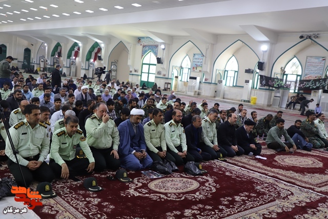 برگزاری مراسم سالگرد ارتحال امام خمینی (ره) در گلزار شهدای بندرعباس برگزاری مراسم سالگرد ارتحال امام خمینی (ره) در گلزار شهدای بندرعباس