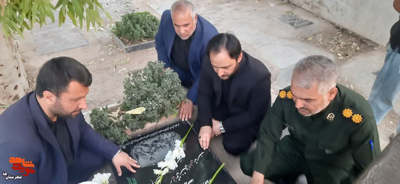 سخنگوی دولت با دو خانواده شهید مدافع حرم ورامین دیدار کرد