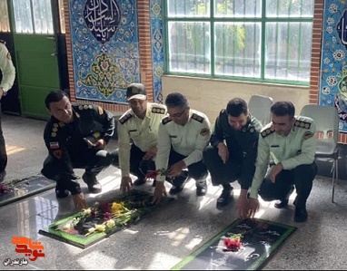 آیین غبار روبی و عطر افشانی مزار شهدای کفشگر کلا در شهرستان قائم شهر برگزار شد