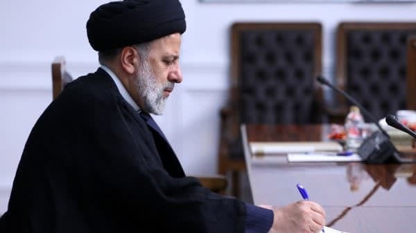 پیام تسلیت آیت الله رئیسی در پی درگذشت مادر شهیدان سجادی