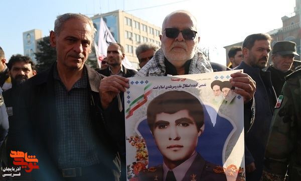 پیکر مطهر 4 شهید گمنام در ارومیه تشییع و به خاک سپرده شد