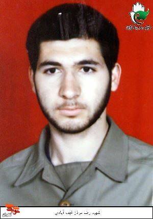در کنار سنگر مبارزه و جهاد سنگر علم و دانش را هم حفظ می‌کرد