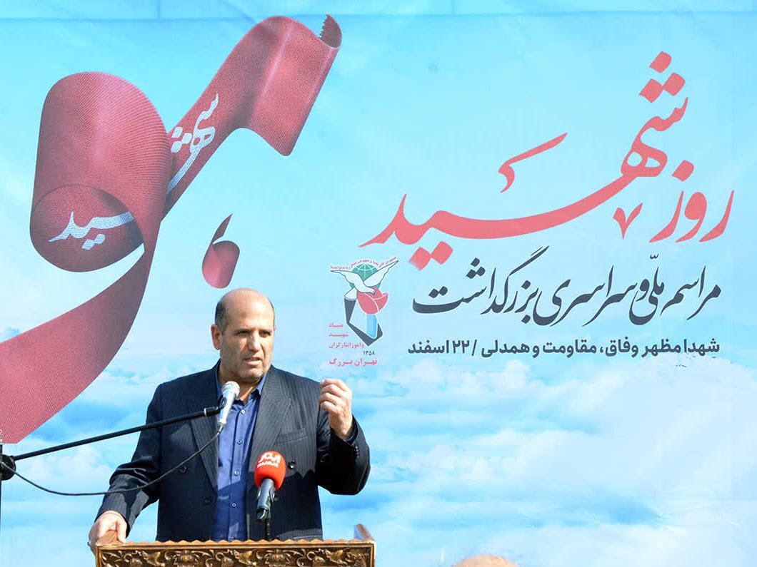 تجدید میثاقها با شهدا باید همراه با استمرار راه شهیدان و خانوادههای آنها باشد تجدید میثاقها با شهدا باید همراه با استمرار راه شهیدان و خانوادههای آنها باشد