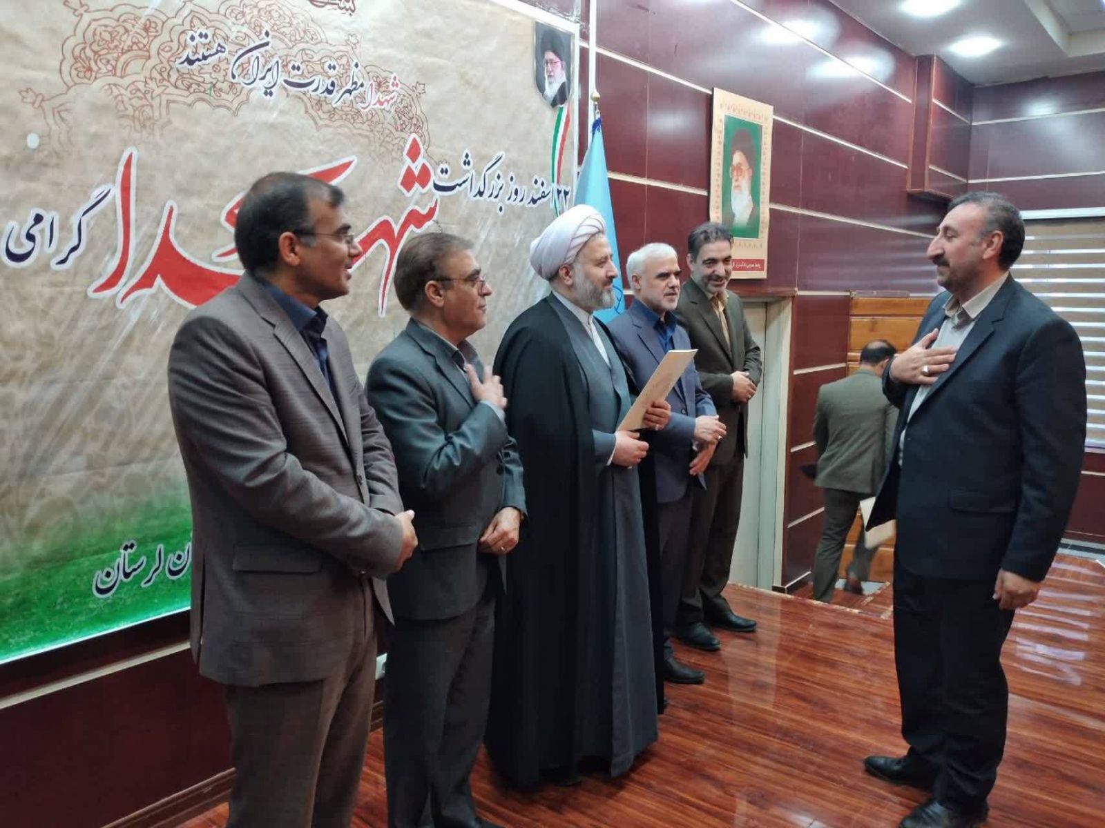 ترویج عدالت در جامعه، حرکت در مسیر شهداست ترویج عدالت در جامعه، حرکت در مسیر شهداست