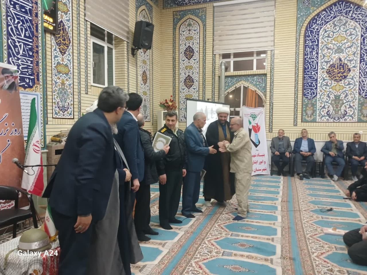 تجلیل از خانواده معظم شهدا بمناسبت 22 اسفند روز بزرگداشت شهداء