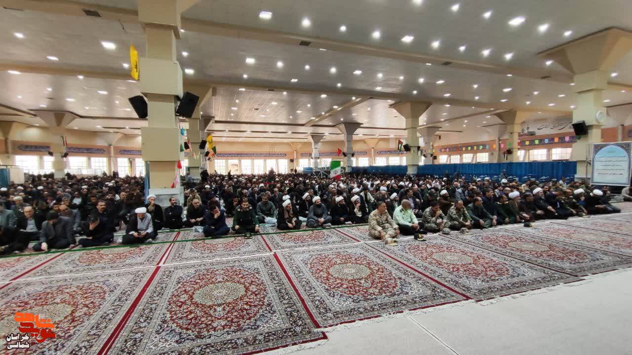 استاندار خراسان شمالی از خانواده شهدای جامعه اطلاعاتی تجلیل کرد
