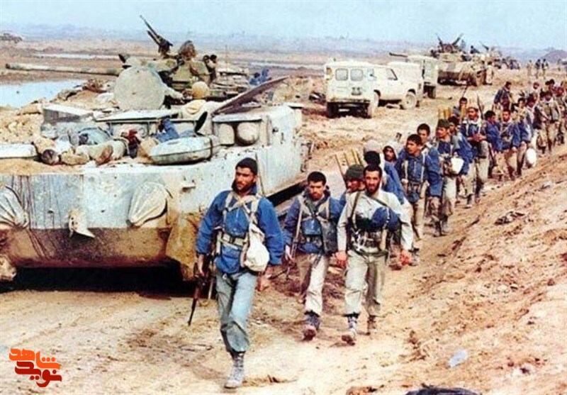 اسرای عراقی به دست و پای بچه‌ها می‌افتادند
