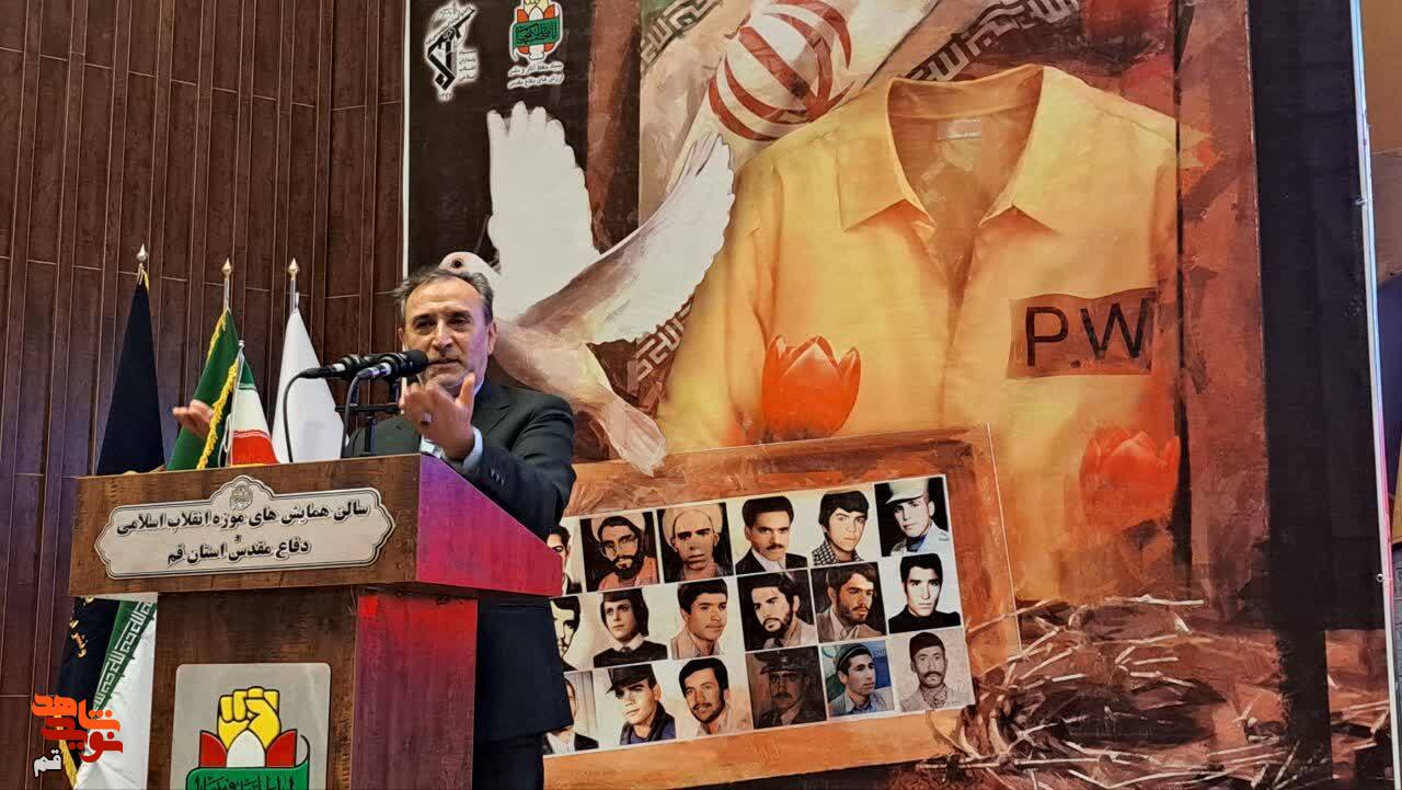 شهدای غربت عزتمندانه در اسارت جهاد کردند شهدای غربت عزتمندانه در اسارت جهاد کردند