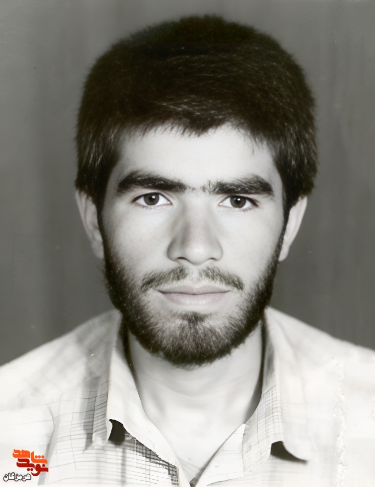 لباس شهادت برازندهی او بود لباس شهادت برازندهی او بود