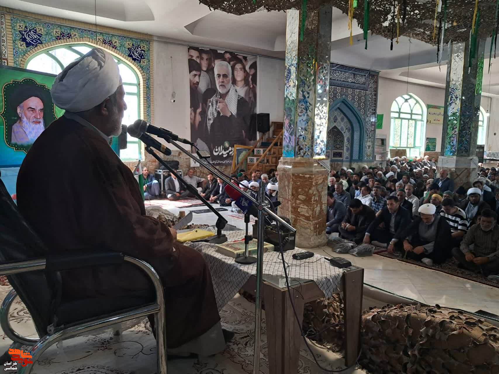 شهدا الگو های جامعه هستند شهدا الگو های جامعه هستند