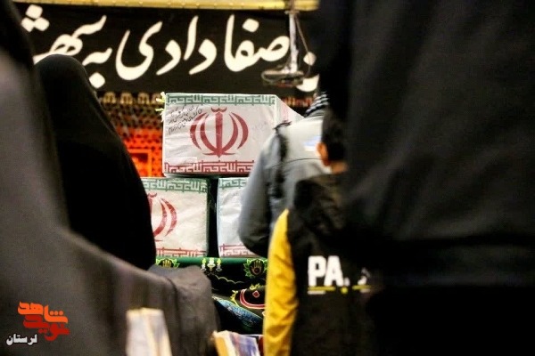 استقبال باشکوه بروجردی‌ها از کاروان «لاله‌های فاطمی»