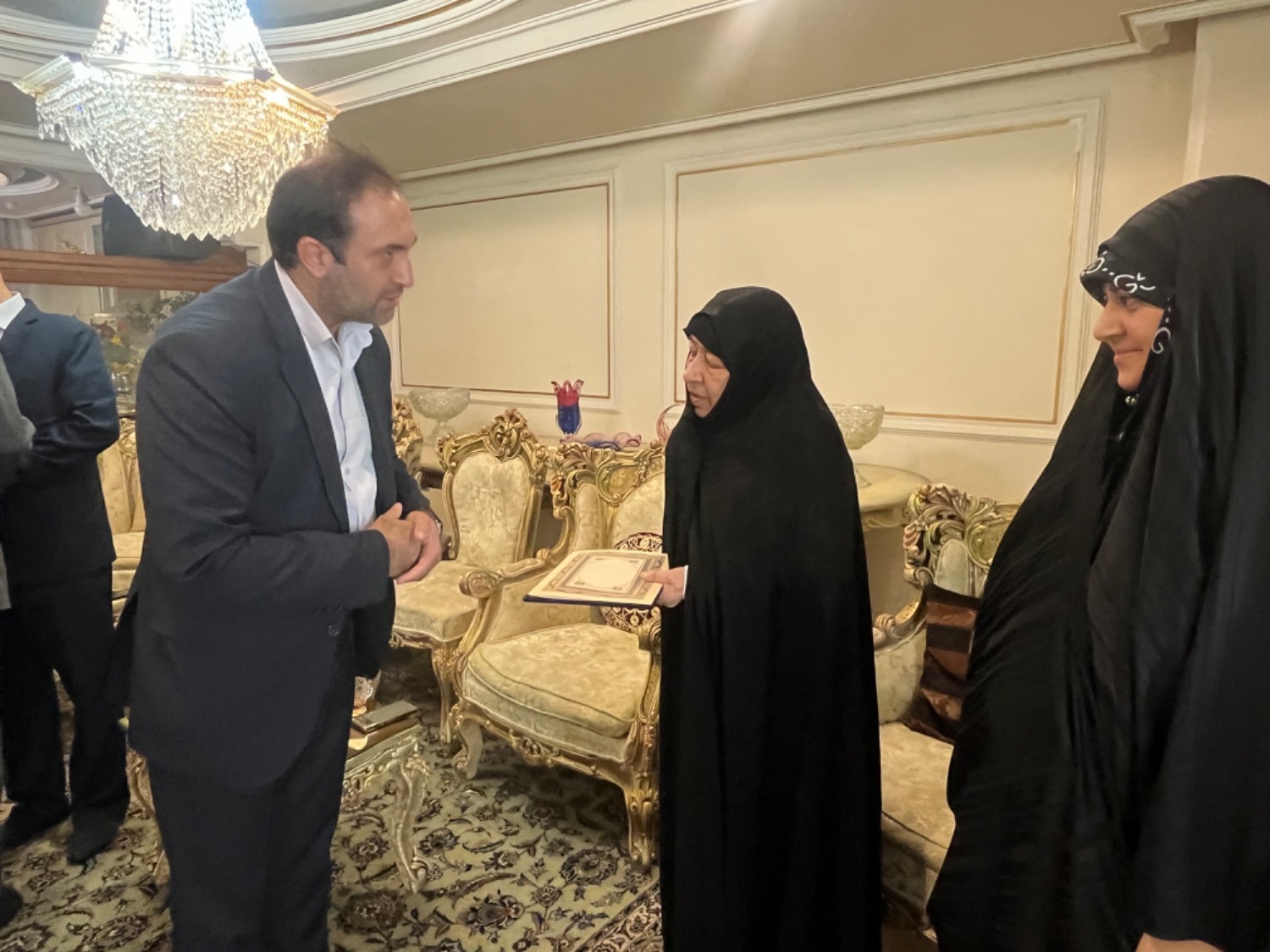 گزارش تصویری| دیدار مسئولان بنیاد شهید و امور ایثارگران با خانواده شهید اخوین انصاری