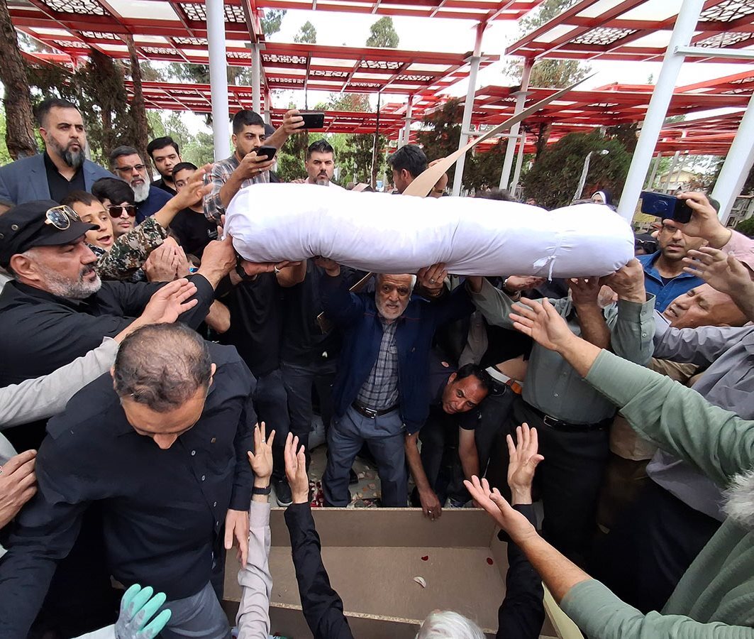 مراسم وداع با شهید تازه تفحص شده بعد از  ۴۲  سال دوری