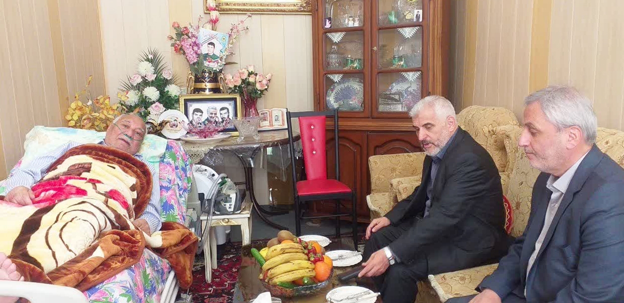 از پدر شهیدان «شکیب» عیادت شد