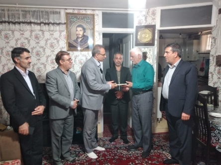 دیدار مدیرکل بنیاد شهید لرستان با ایثارگران بروجرد