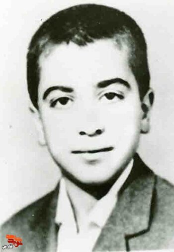 نوجوان 13 ساله انقلابی در گلزار شهدای شیراز آرمید