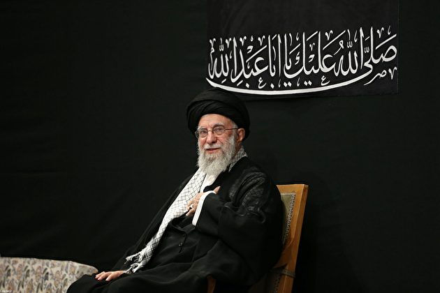 عزاداری شب عاشورا با حضور رهبر معظم انقلاب برگزار شد/ «ای ایران» بخوان...