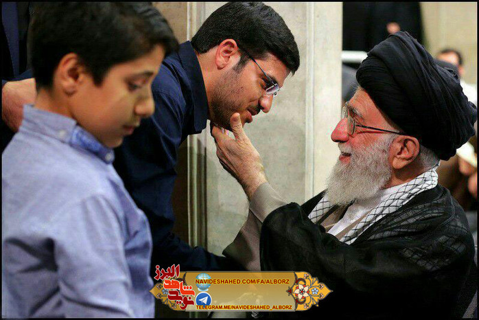 محمدمهدی کارگر برزی فرزند شهید در دیدار با مقام معظم رهبری
