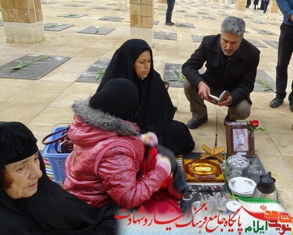 میهمانی لاله ها در گلزار شهدای صالح آباد