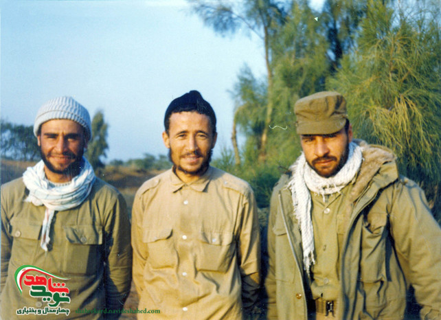 سه شهید در یک قاب 
سردار شهید محمدعلی اعتدالپور، نفر وسط سردار شهید سید مهدی محمدی شیخ شبانی و شهید جمشید اعتدالپور 