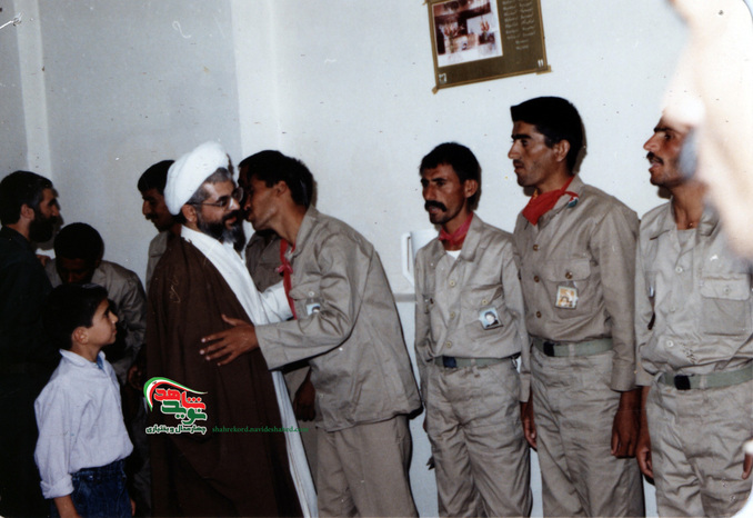  لحظه بازگشت آزادگان چهارمحال و بختیاری به میهن اسلامی 