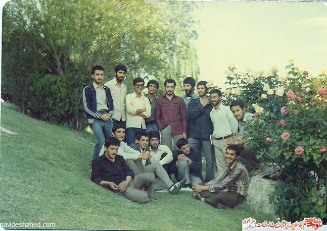 محوطه دانشگاه شهید بهشتی - اردیبهشت 1361 تهران