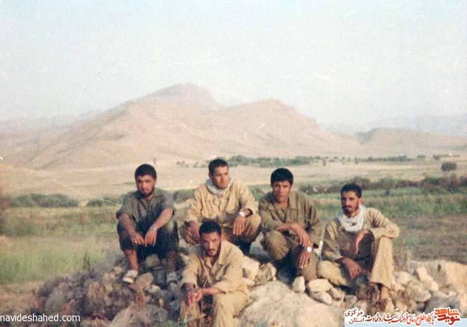 از چپ: شهید محمدحسین باقری - شهید ابوالقاسم زینعلی - محمود زینعلی - محمود باقری - فرج اله باقری